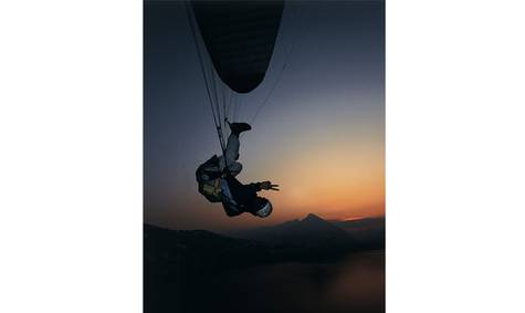 Foto: Thomas Ulrich  //  Harness: HiCOMP  //  Location:  Interlaken, Schweiz